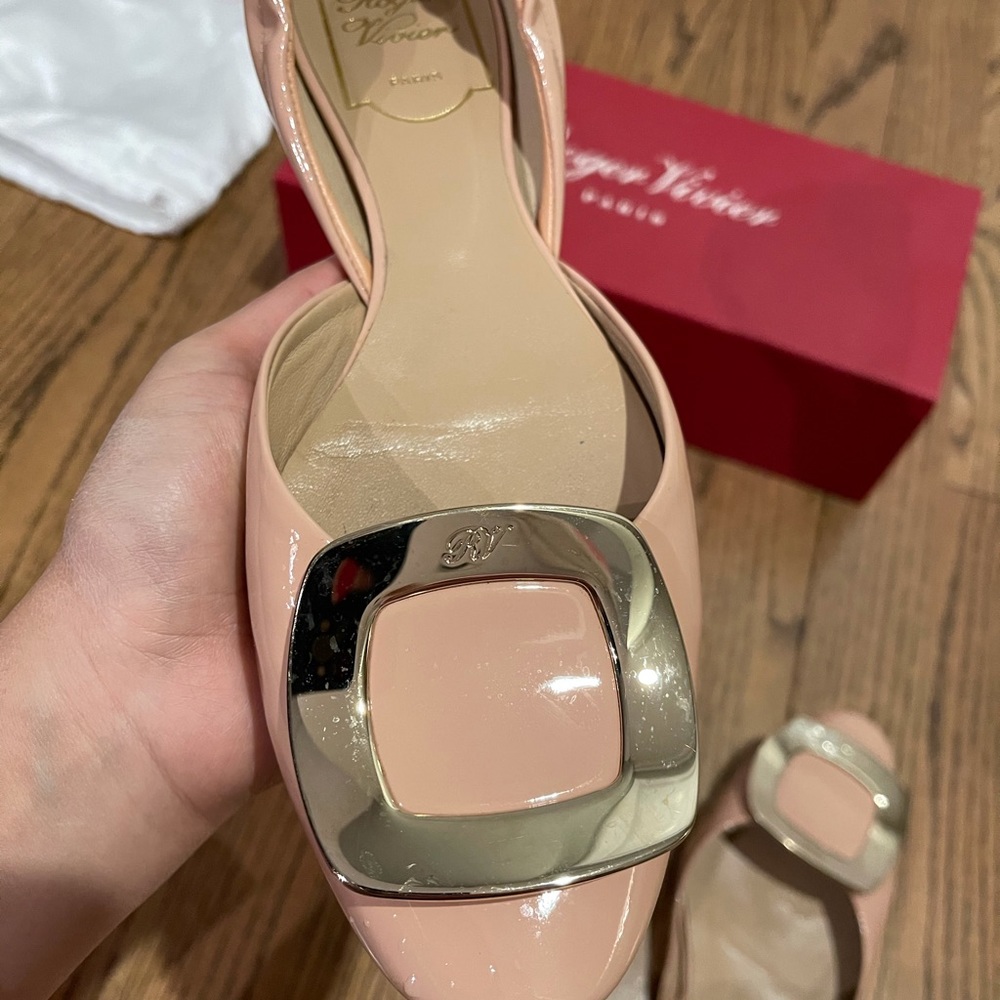 Roger Vivier Chips Ballerina flats in nude color